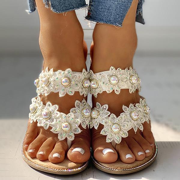 Prettyava Studded Toe Post Flat Slippers