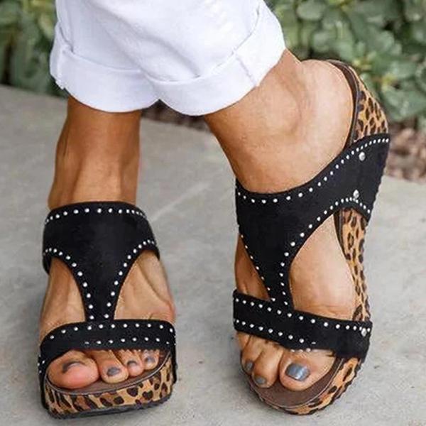 Prettyava Women sandals with rhinestone animal print